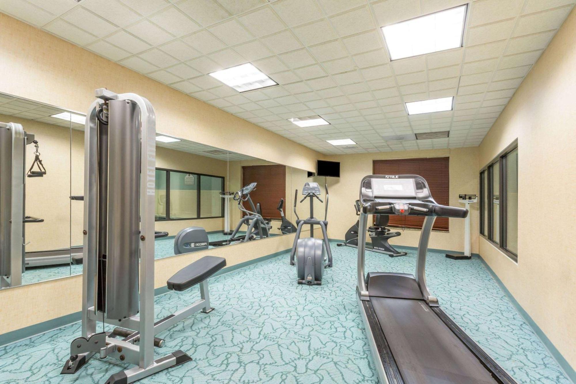 فندق Wingate By Wyndham Richmond شورت بومب المظهر الخارجي الصورة